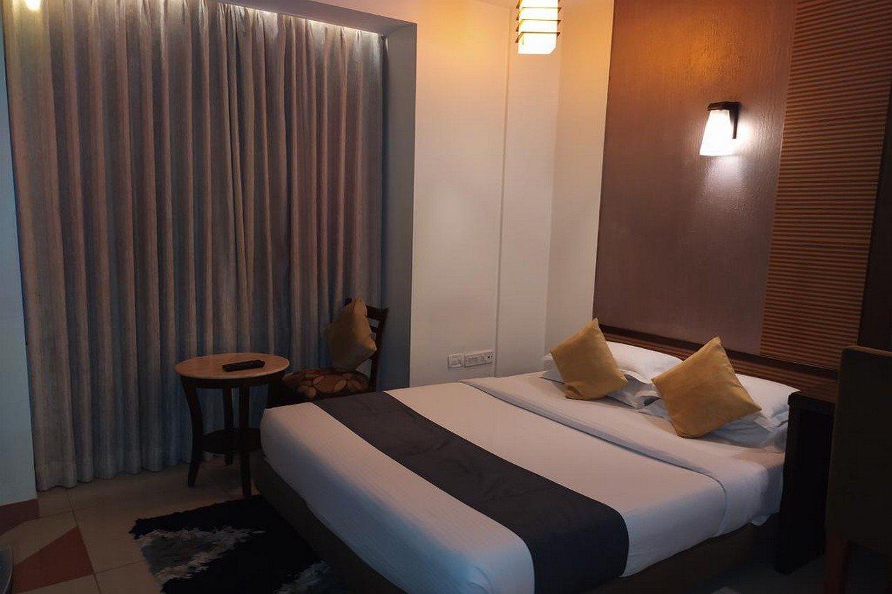 Hotel Silicrest Bangalore Exterior photo