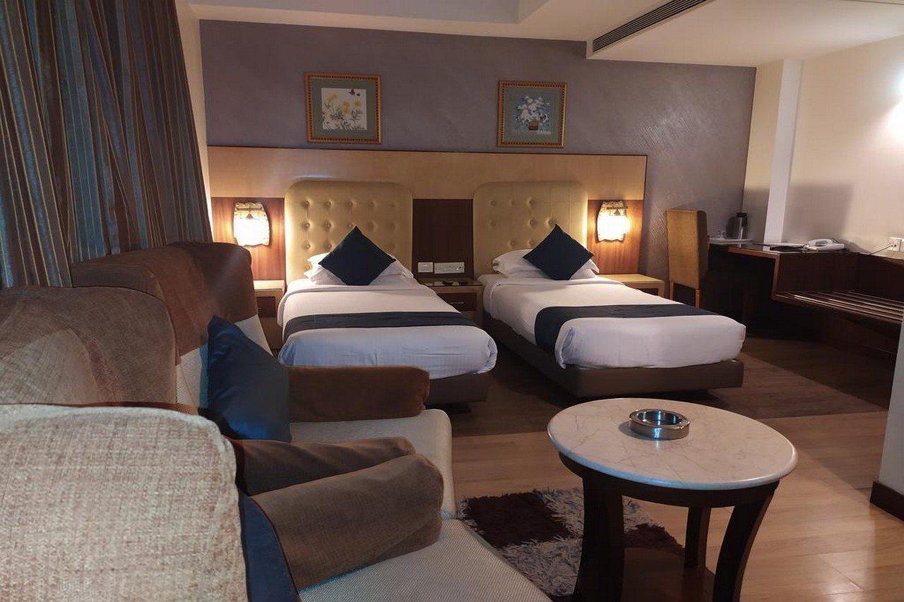 Hotel Silicrest Bangalore Exterior photo
