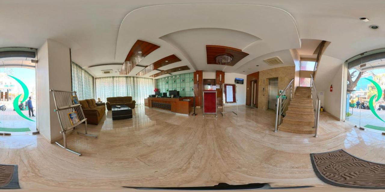 Hotel Silicrest Bangalore Exterior photo