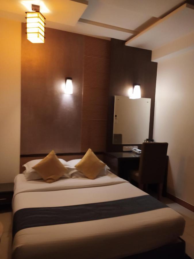 Hotel Silicrest Bangalore Exterior photo