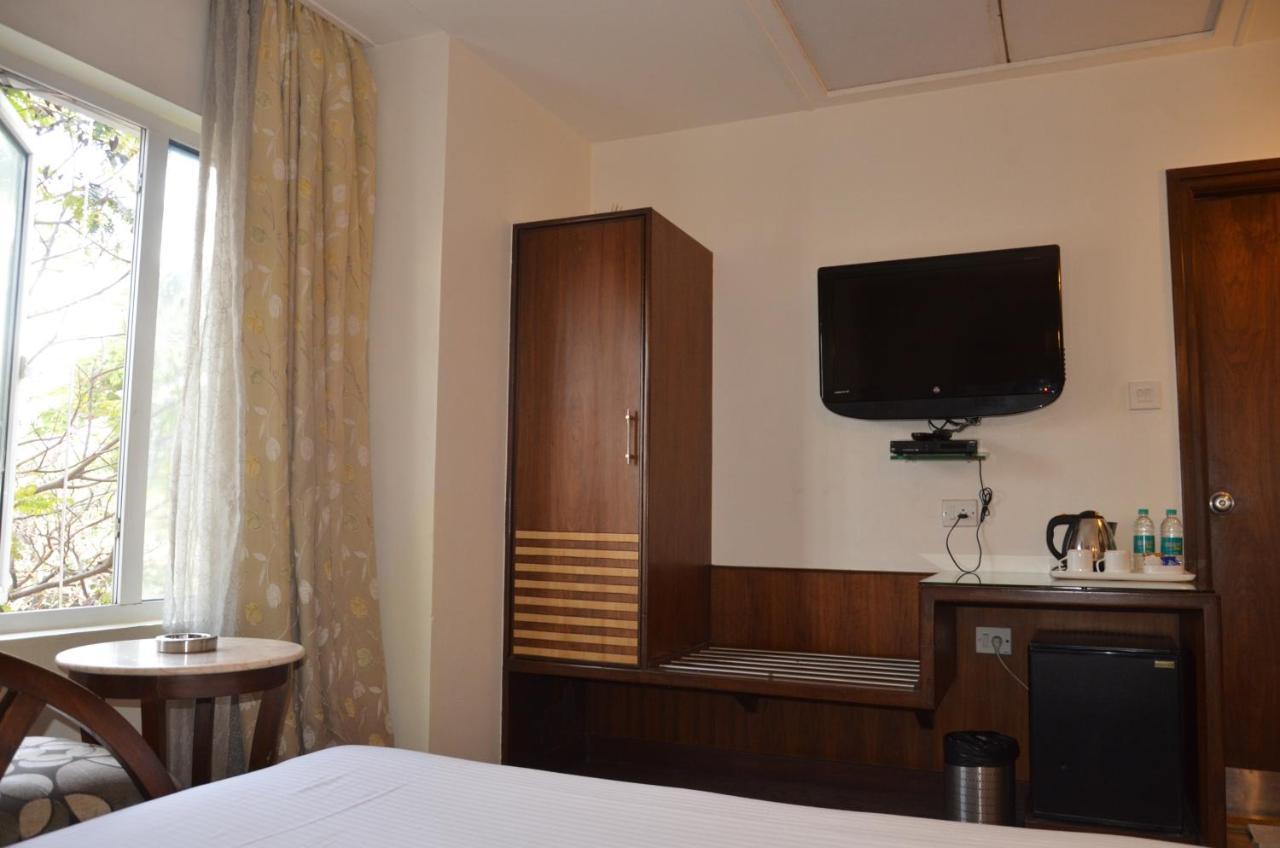 Hotel Silicrest Bangalore Exterior photo