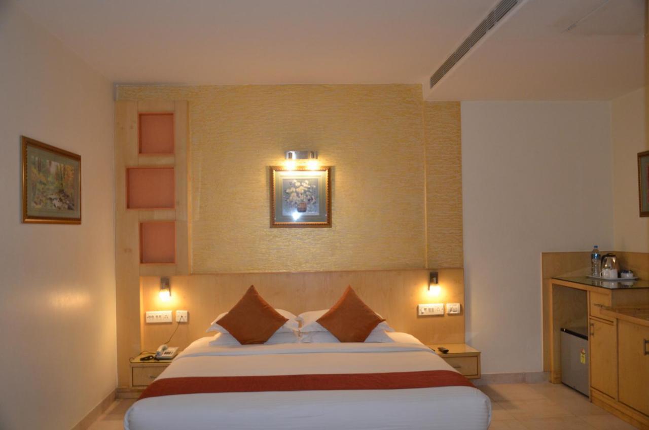 Hotel Silicrest Bangalore Exterior photo